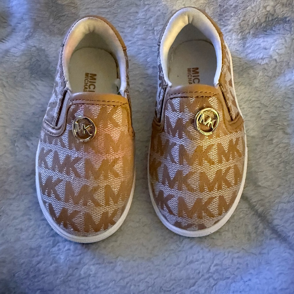 Michael Kors Girl Slip-On Shoes - 6C
